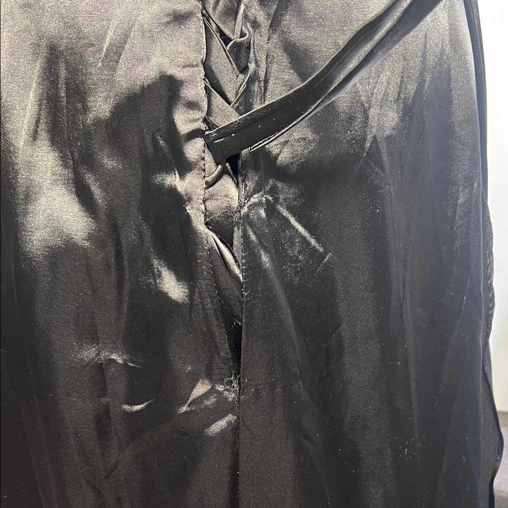 Sophisticated Black Backless Evening Gown - Picture 5 of 5